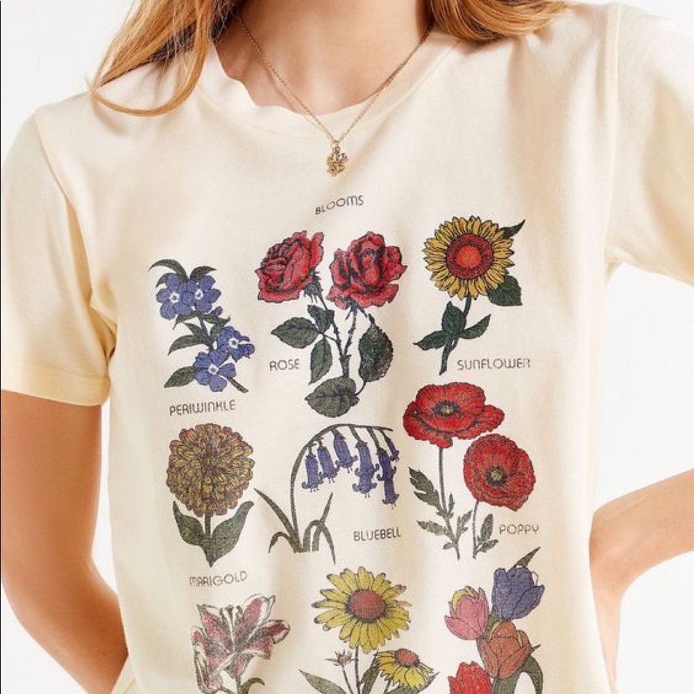 Flower Tee 🌺